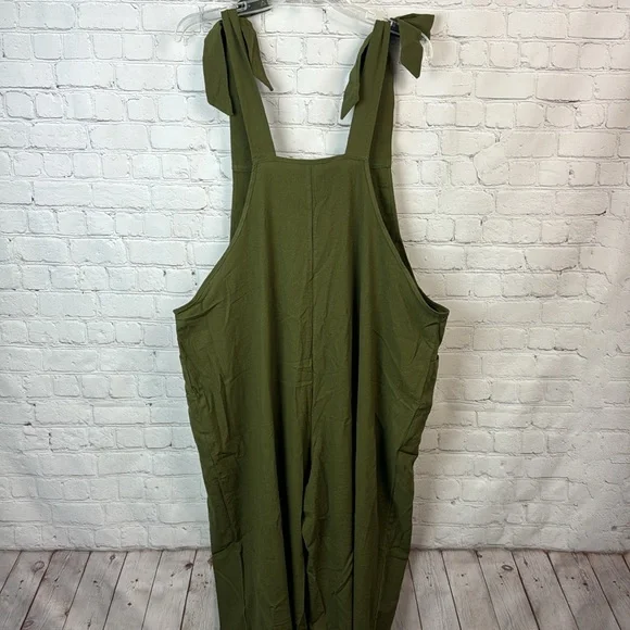 BloomChic Olive Green Pleated Detail Knotted Shoulder Pocket Overall Jumpsuit 12 - Picture 7 of 8